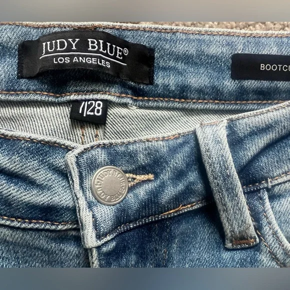 Judy Blue Distressed Bootcut Jeans-NWOT - Picture 5 of 6